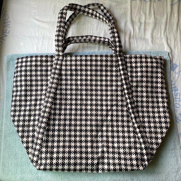 NWT Baggu Travel Cloud Bag, Black & White Pixel Gingham - Picture 2 of 6
